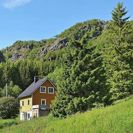 Holiday home Three-bedroom Holiday In Digermulen Pundsletta